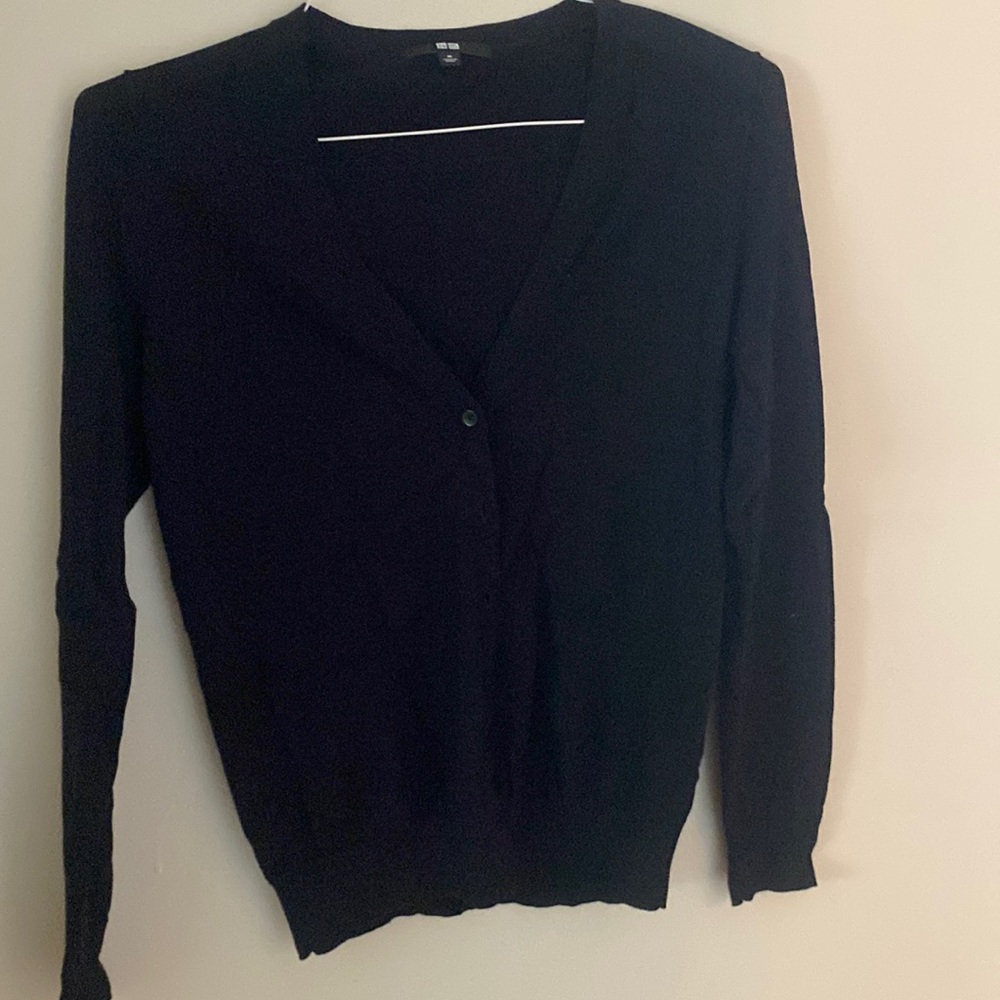 Uniqlo medium button down sweater